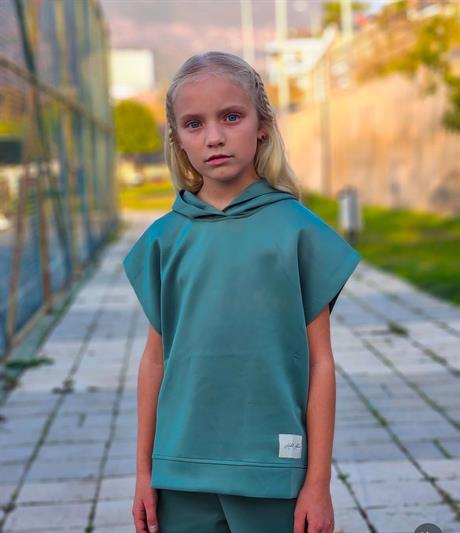 Kız Çocuk Scuba Kumaş Kısa Kollu Sweatshirt Beyaz Gömlek Lastikli Pantolon 3'lü Takım Yeşil 8 Yaş