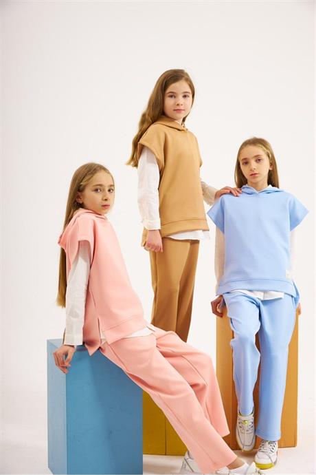 Kız Çocuk Scuba Kumaş Kısa Kollu Sweatshirt Beyaz Gömlek Lastikli Pantolon 3'lü Takım Kahverengi 10 Yaş