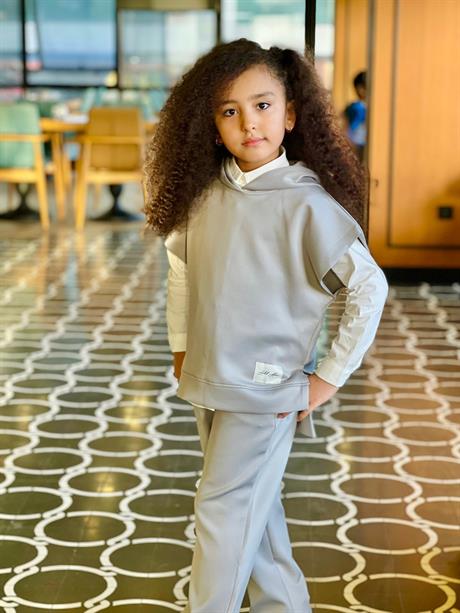 Kız Çocuk Scuba Kumaş Kısa Kollu Sweatshirt Beyaz Gömlek Lastikli Pantolon 3'lü Takım Gri 8 Yaş