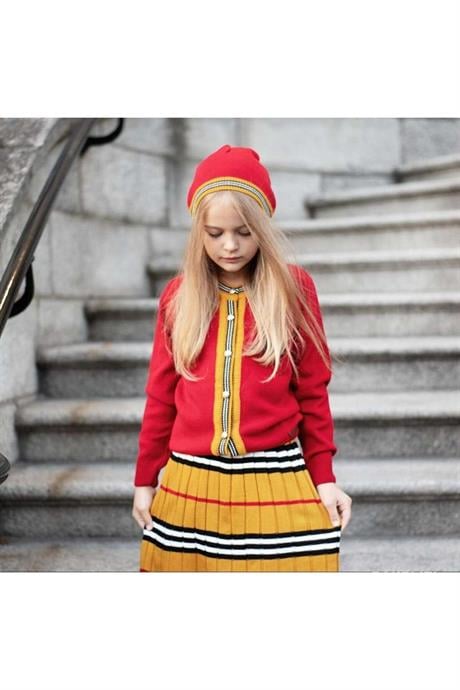 Kız Çocuk Sıfır Yaka Triko Hırka Çizgili Etek Bere 3'lü Takım Kırmızı 6 Yaş