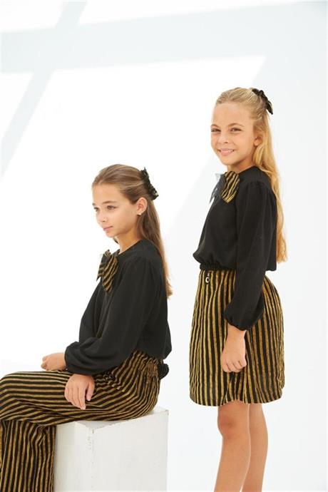 Kız Çocuk Siyah Bluz Çizgili Pantolon Toka 3'lü Takım Sarı 8 Yaş