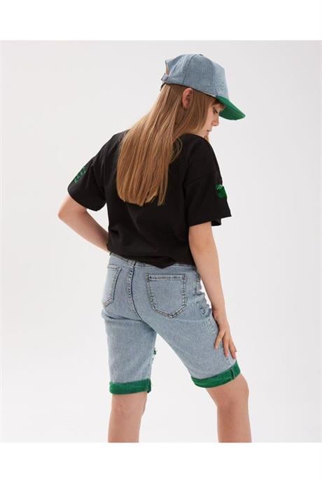 Kız Çocuk Süzene Nakışlı Tişört Yırtık Detaylı Renkli Kemerli Kot Şort Şapka 4'lü Takım Yeşil 6 Yaş