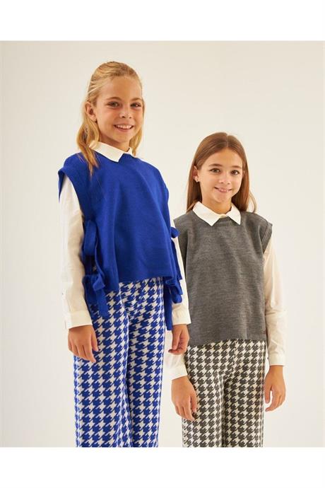 Kız Çocuk Triko Süveter Beyaz Gömlek Kazayağı Model Pantolon 3'lü Takım Saks 10 Yaş