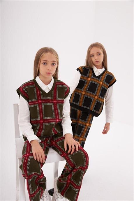Kız Çocuk V Yaka Triko Süveter Beyaz Gömlek Kareli Pantolon 3'lü Takım Hardal 12 Yaş