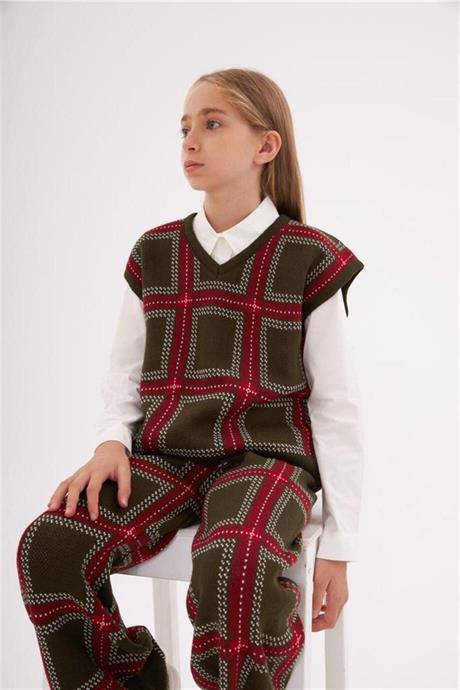 Kız Çocuk V Yaka Triko Süveter Beyaz Gömlek Kareli Pantolon 3'lü Takım Kırmızı 14 Yaş