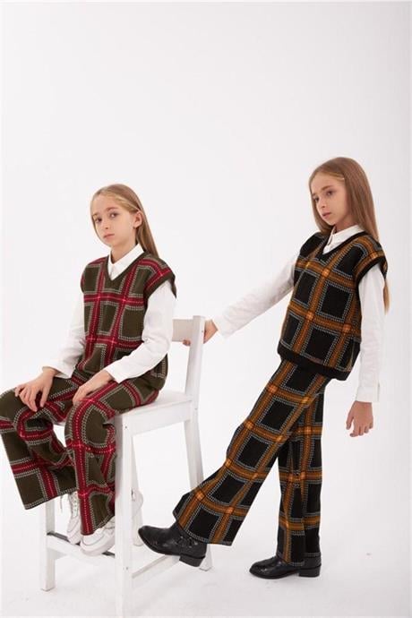 Kız Çocuk V Yaka Triko Süveter Beyaz Gömlek Kareli Pantolon 3'lü Takım Kırmızı 10 Yaş