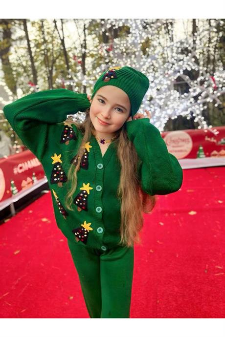 Kız Çocuk Yeni Yıl Temalı Triko Hırka Bere Pantolon 3'lü Takım Yeşil 10 Yaş