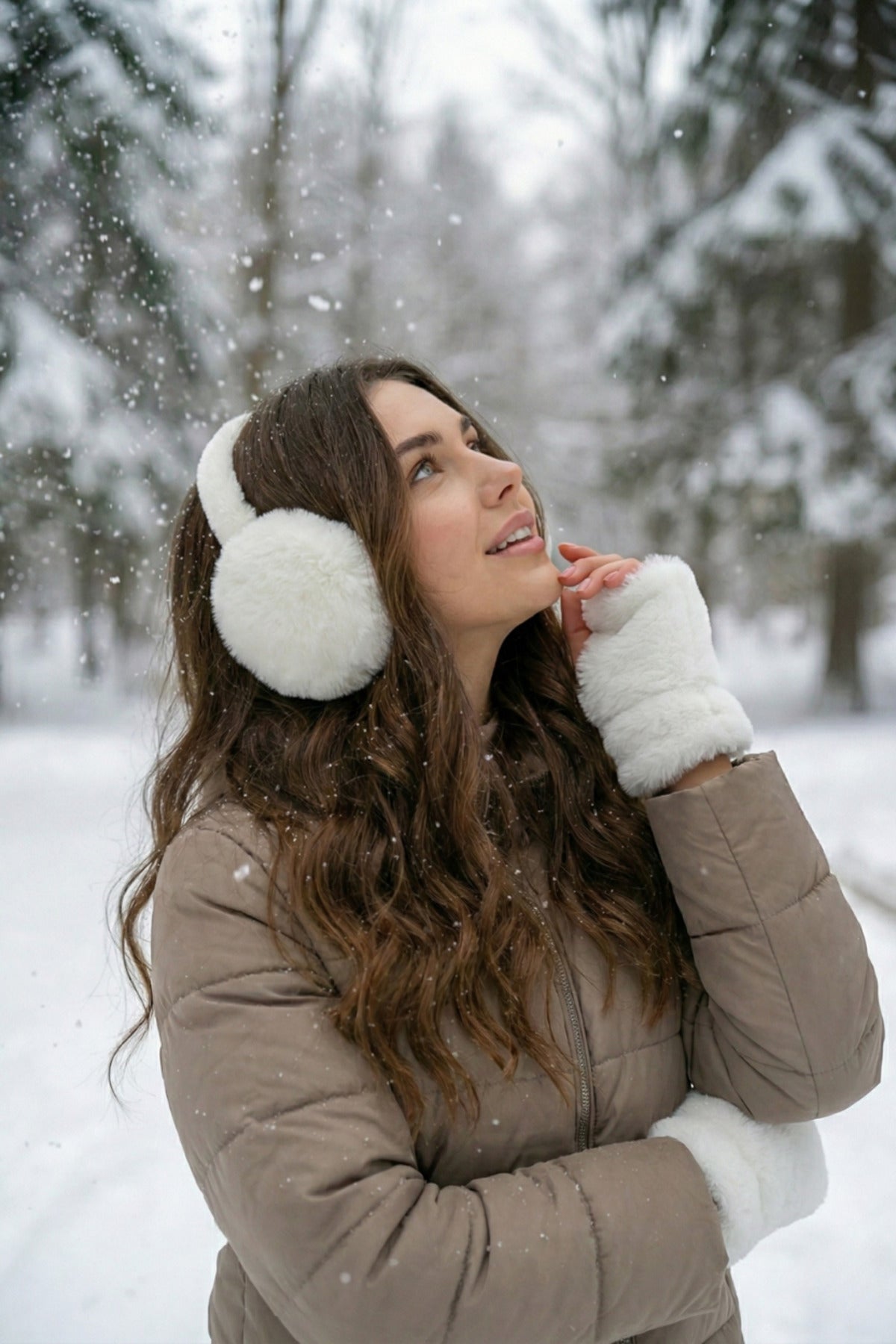 İthal Beyaz Peluş Eldiven Kulaklık Set