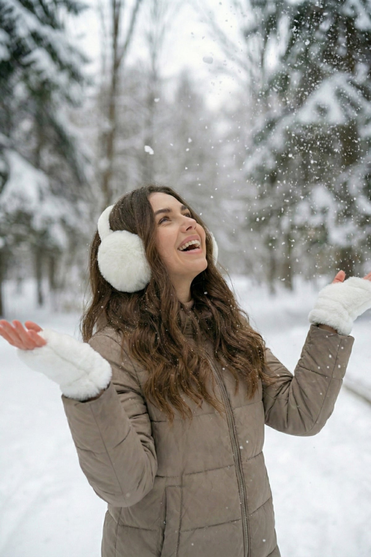 İthal Beyaz Peluş Eldiven Kulaklık Set