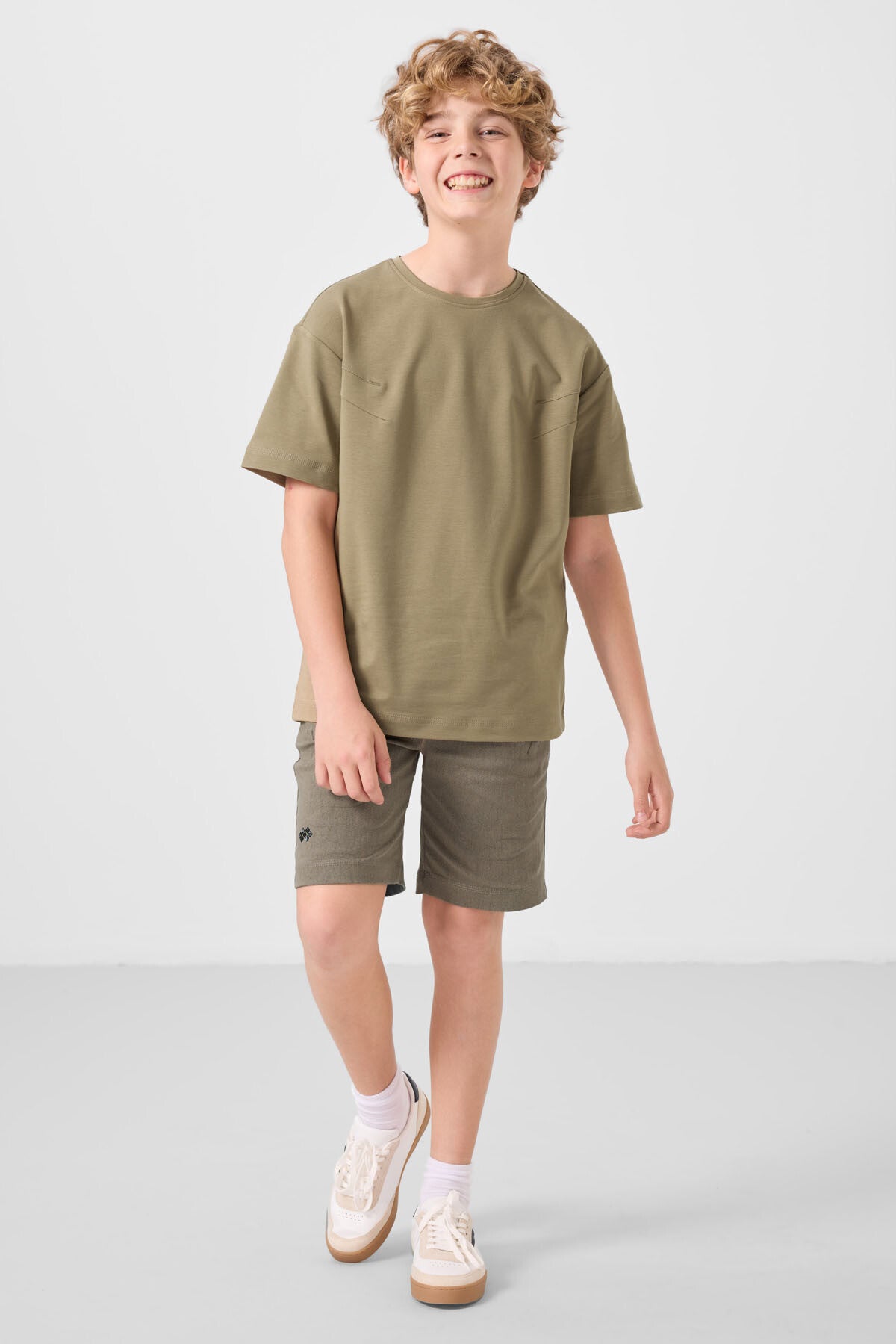 Koyu Bej-Camel Pamuklu Oversize Fit Dokuma Hafif Esnek Chino Erkek Çocuk Şort Takım - 11277