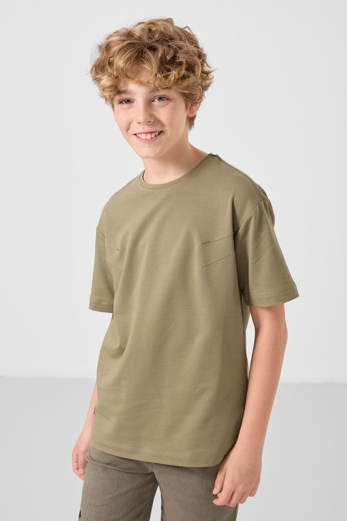 Koyu Bej-Camel Pamuklu Oversize Fit Dokuma Hafif Esnek Chino Erkek Çocuk Şort Takım - 11277