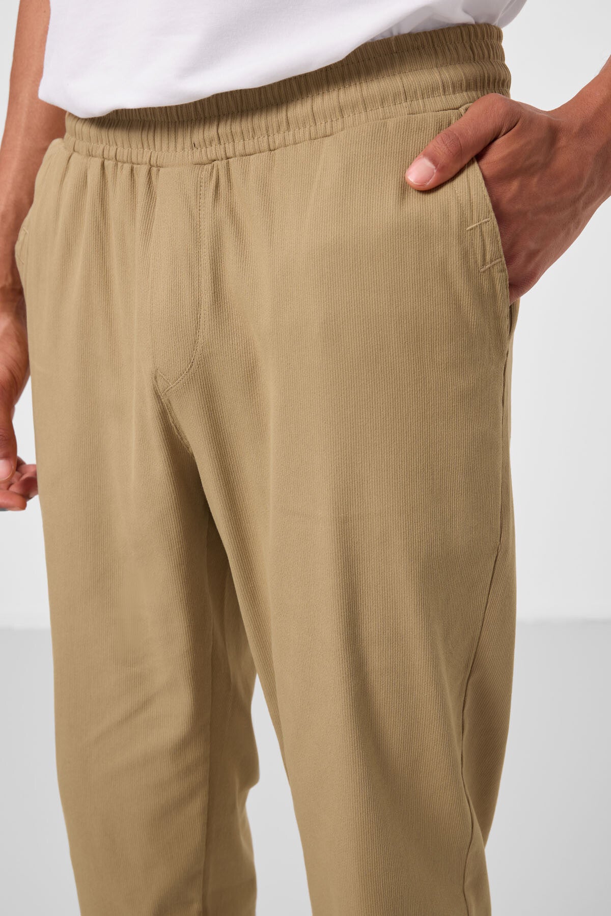 Koyu Bej Standart Fit Dokuma Hafif Esnek Chino Erkek Pantolon - 82176