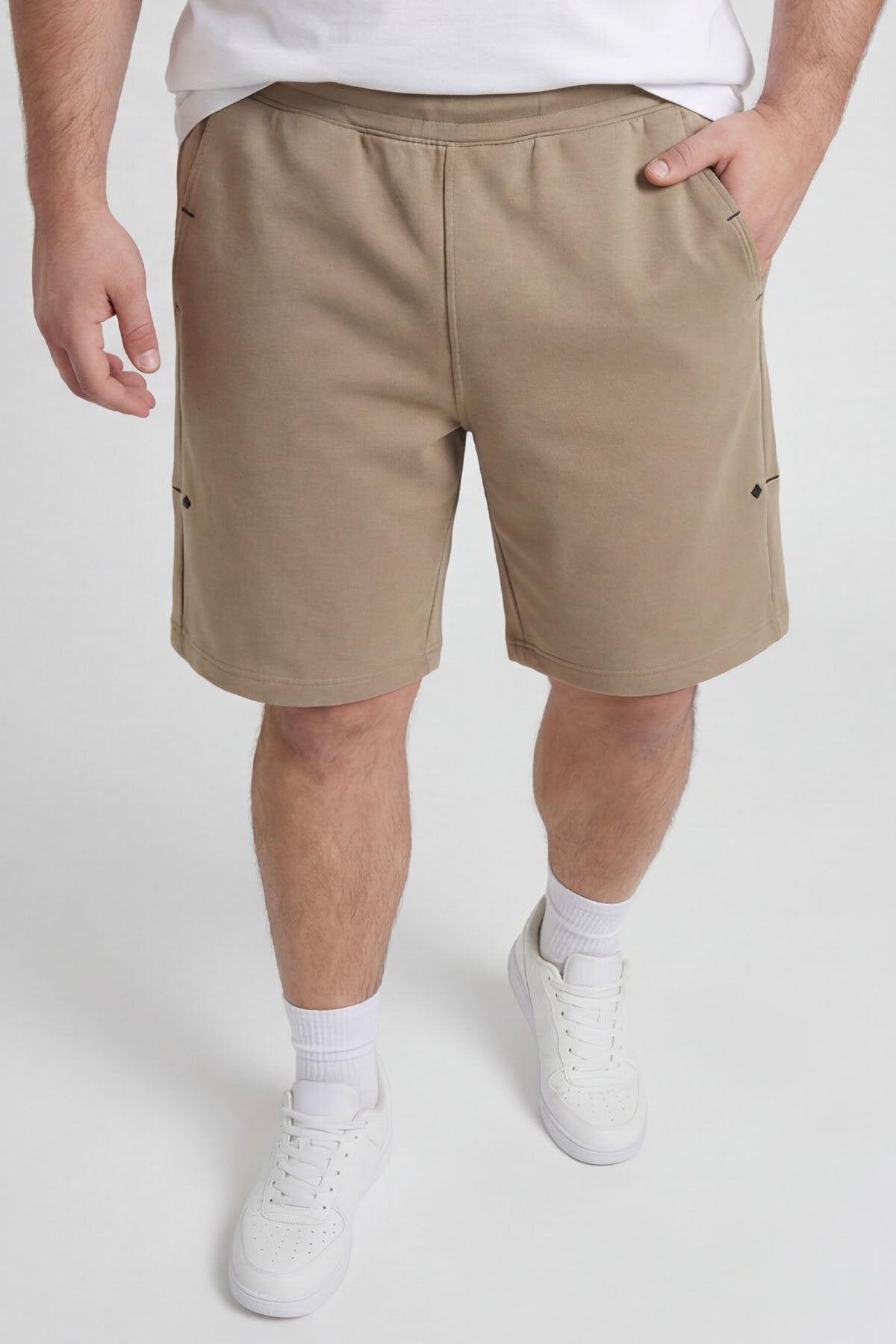 Koyu Bej Rahat Form Bağcıklı Cep Detaylı Battal Büyük Beden Erkek Şort - 81297