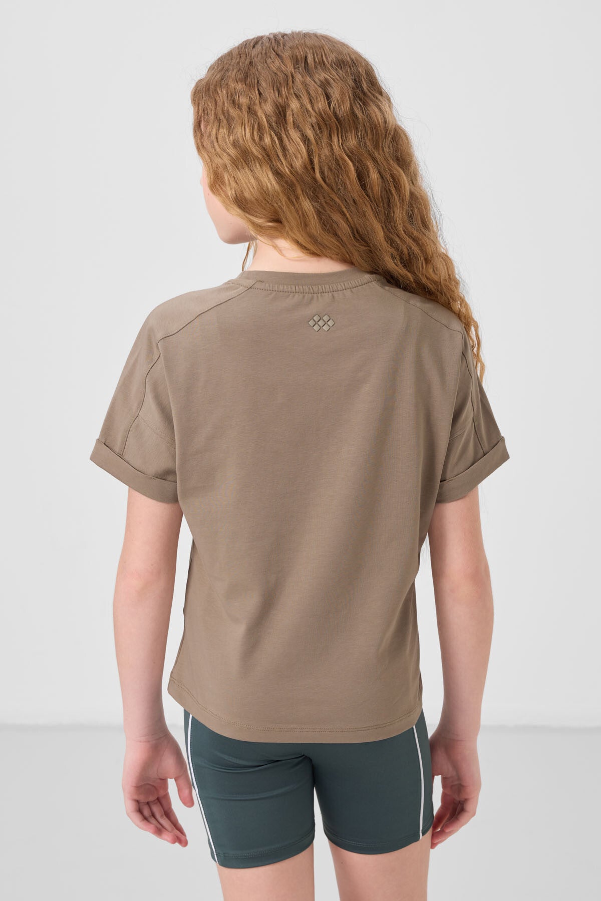 Koyu Bej Pamuklu O Yaka Oversize Fit Basic Kız Çocuk T-Shirt - 75182