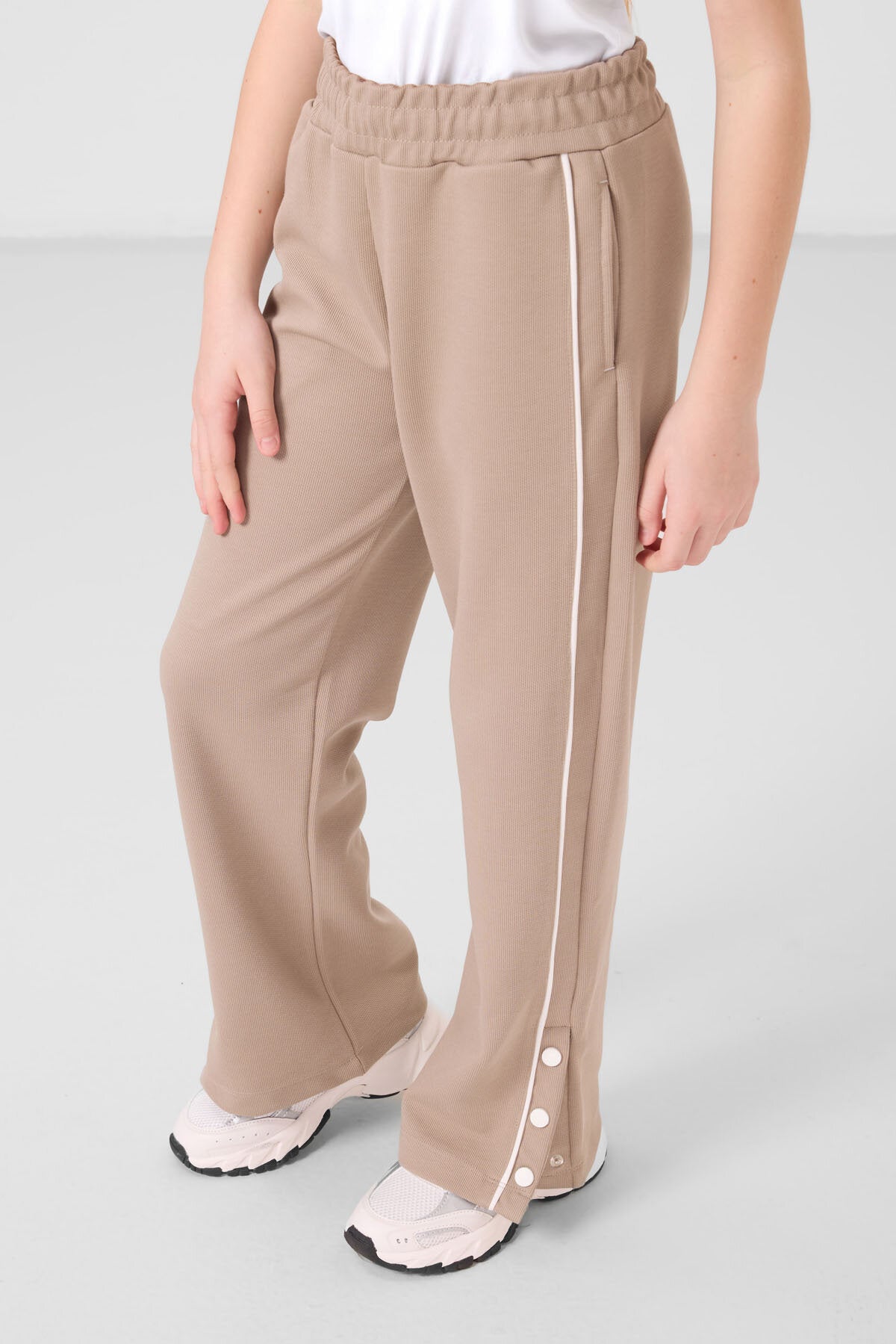 Koyu Bej Geniş Paça Çıt Çıt Detaylı Kız Çocuk Palazzo Pantolon - 75199