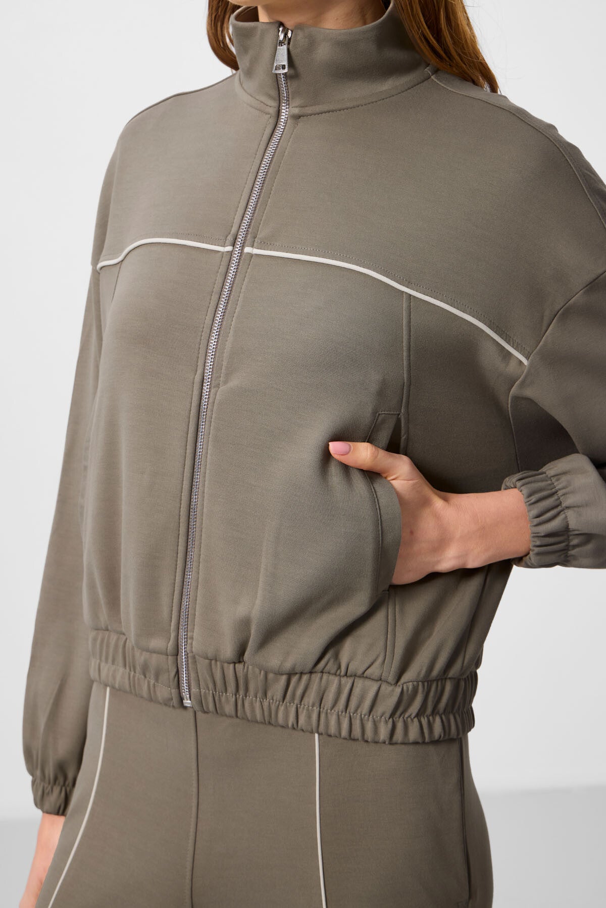 Koyu Bej Yumuşak Dokulu Dik Yaka Oversize Lastikli Kadın Eşofman Takım - 95349