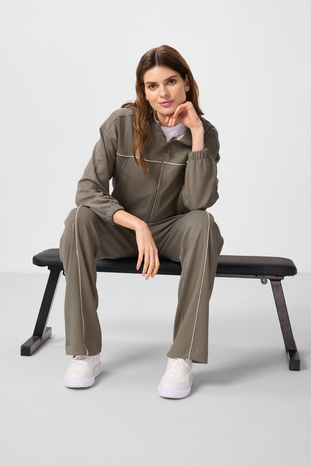 Koyu Bej Yumuşak Dokulu Dik Yaka Oversize Lastikli Kadın Eşofman Takım - 95349