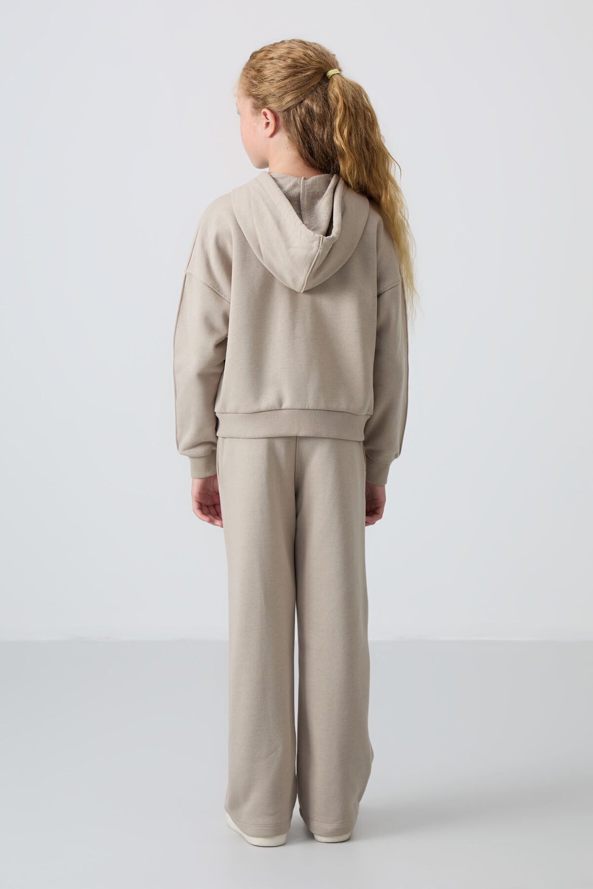 Koyu Bej Pamuklu İçi Tüylü Yumuşak Dokulu Standart Fit Nakışlı Kız Çocuk Eşofman Takım - 75161