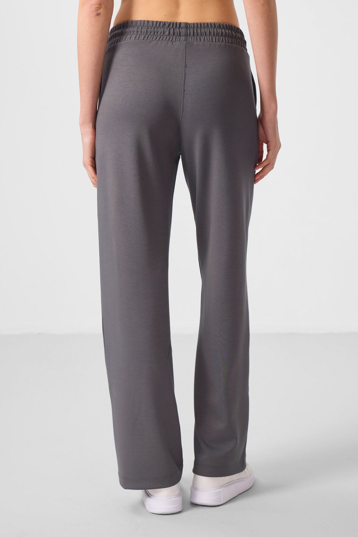 Koyu Gri Yumuşak Dokulu Cepli Ön Dikiş Detaylı Kadın Palazzo Pantolon - 94670