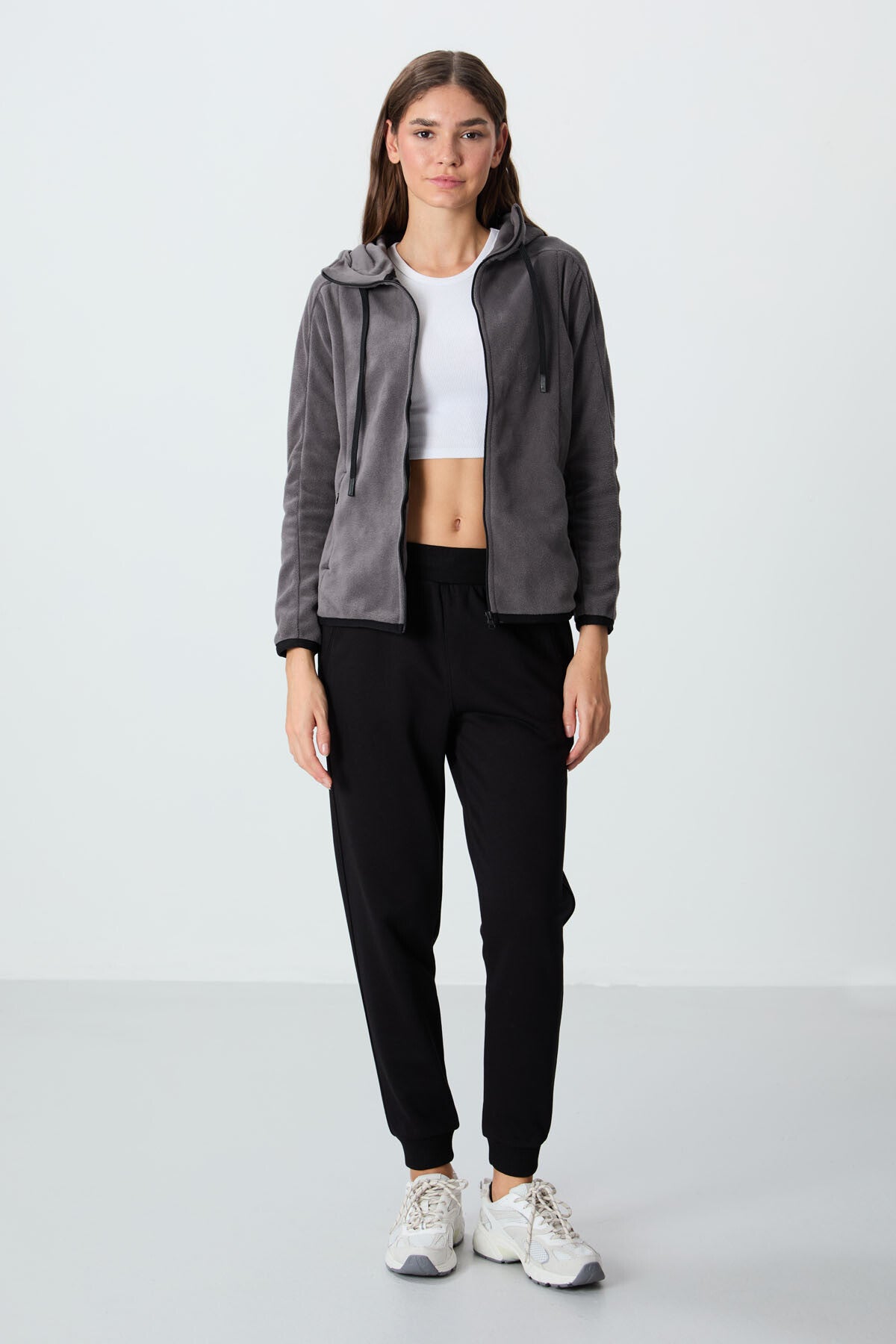 Koyu Gri Kalın Yumuşak Dokulu Kapüşonlu Standart Fit Nakışlı Polar Kadın Sweatshirt -97287