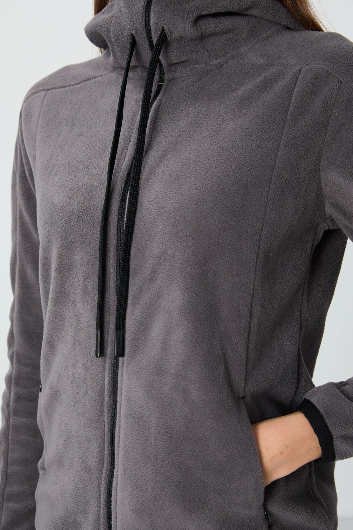 Koyu Gri Kalın Yumuşak Dokulu Kapüşonlu Standart Fit Nakışlı Polar Kadın Sweatshirt -97287