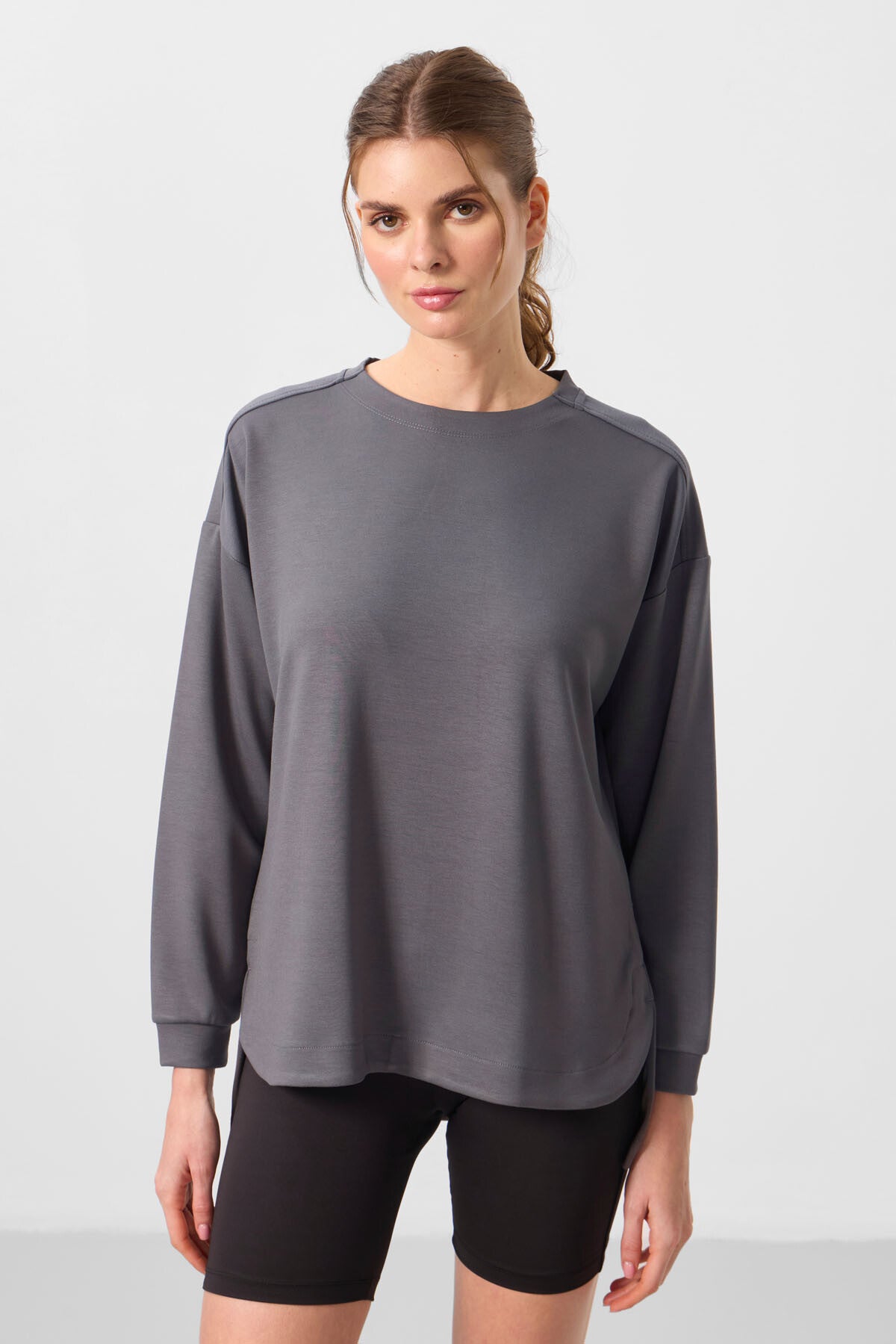Koyu Gri Yumuşak Dokulu O Yaka Rahat Form Kadın Tunik Sweatshirt - 97305