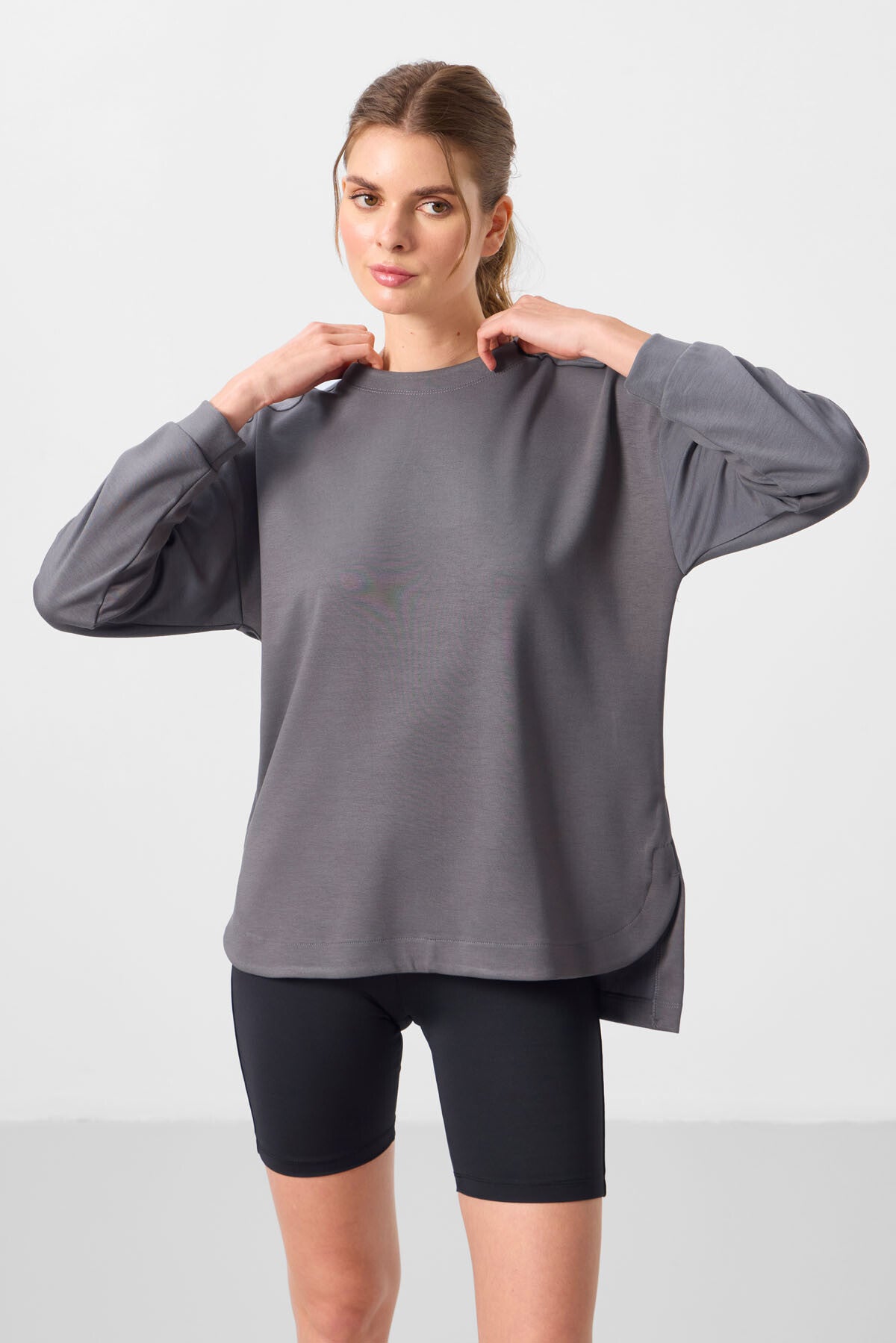 Koyu Gri Yumuşak Dokulu O Yaka Rahat Form Kadın Tunik Sweatshirt - 97305
