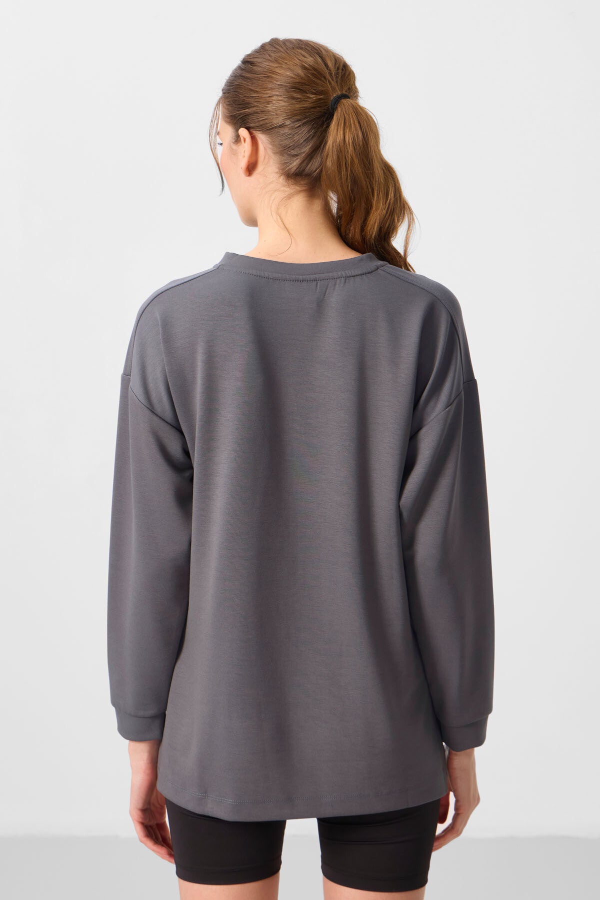 Koyu Gri Yumuşak Dokulu O Yaka Rahat Form Kadın Tunik Sweatshirt - 97305