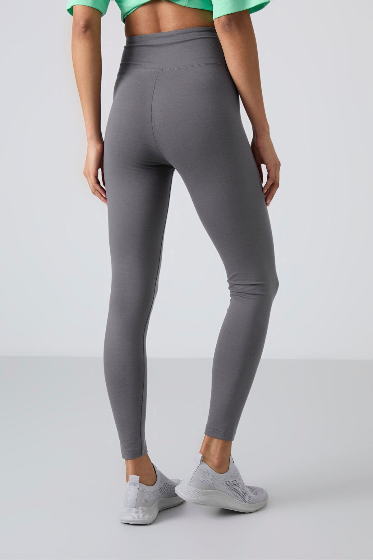 Koyu Gri Yüksek Bel Toparlayıcı Slim Fit Dar Paça Kadın Tayt - 94011