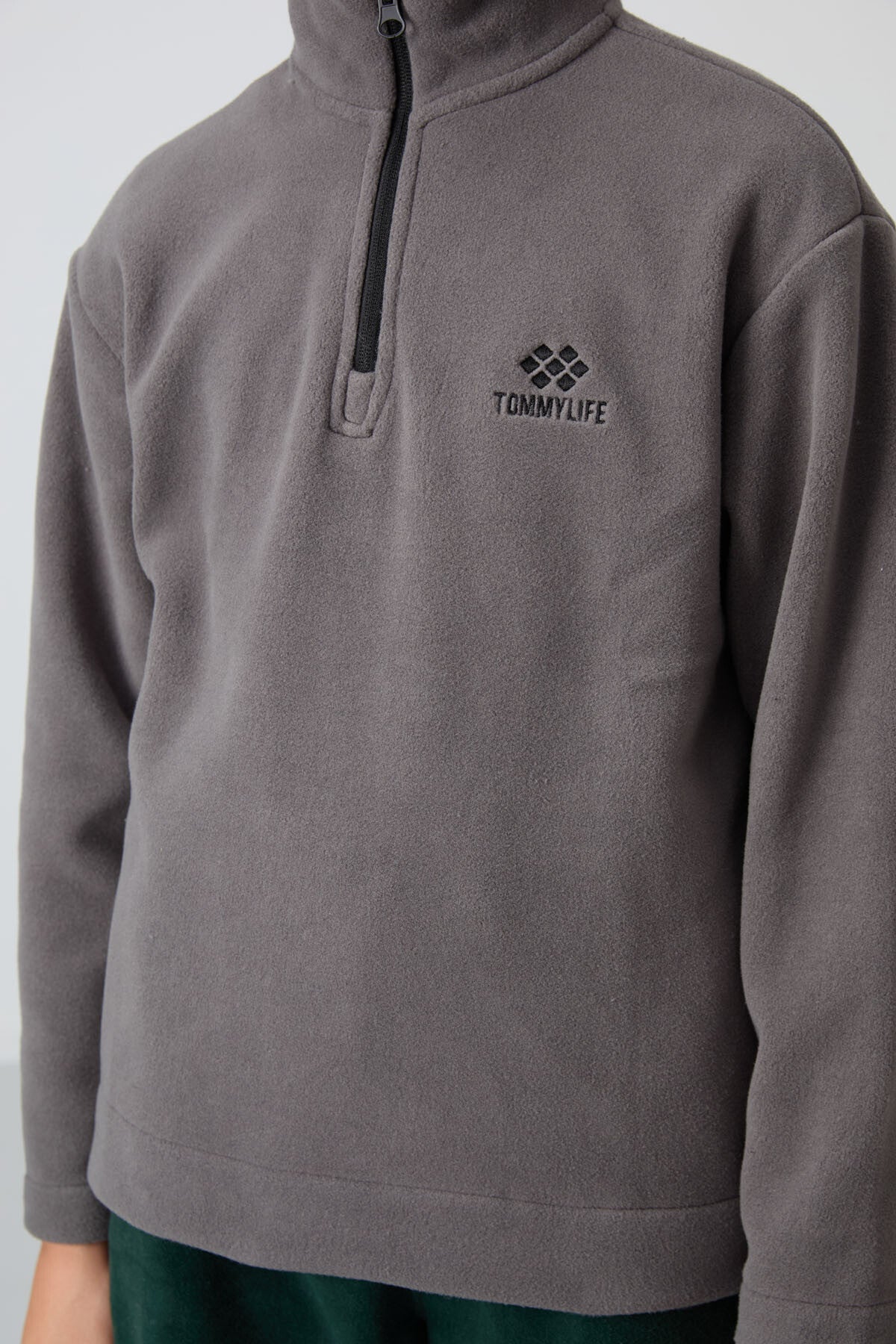 Koyu Gri Kalın Yumuşak Dokulu Standart Fit Nakışlı Polar Erkek Çocuk Sweatshirt - 11221