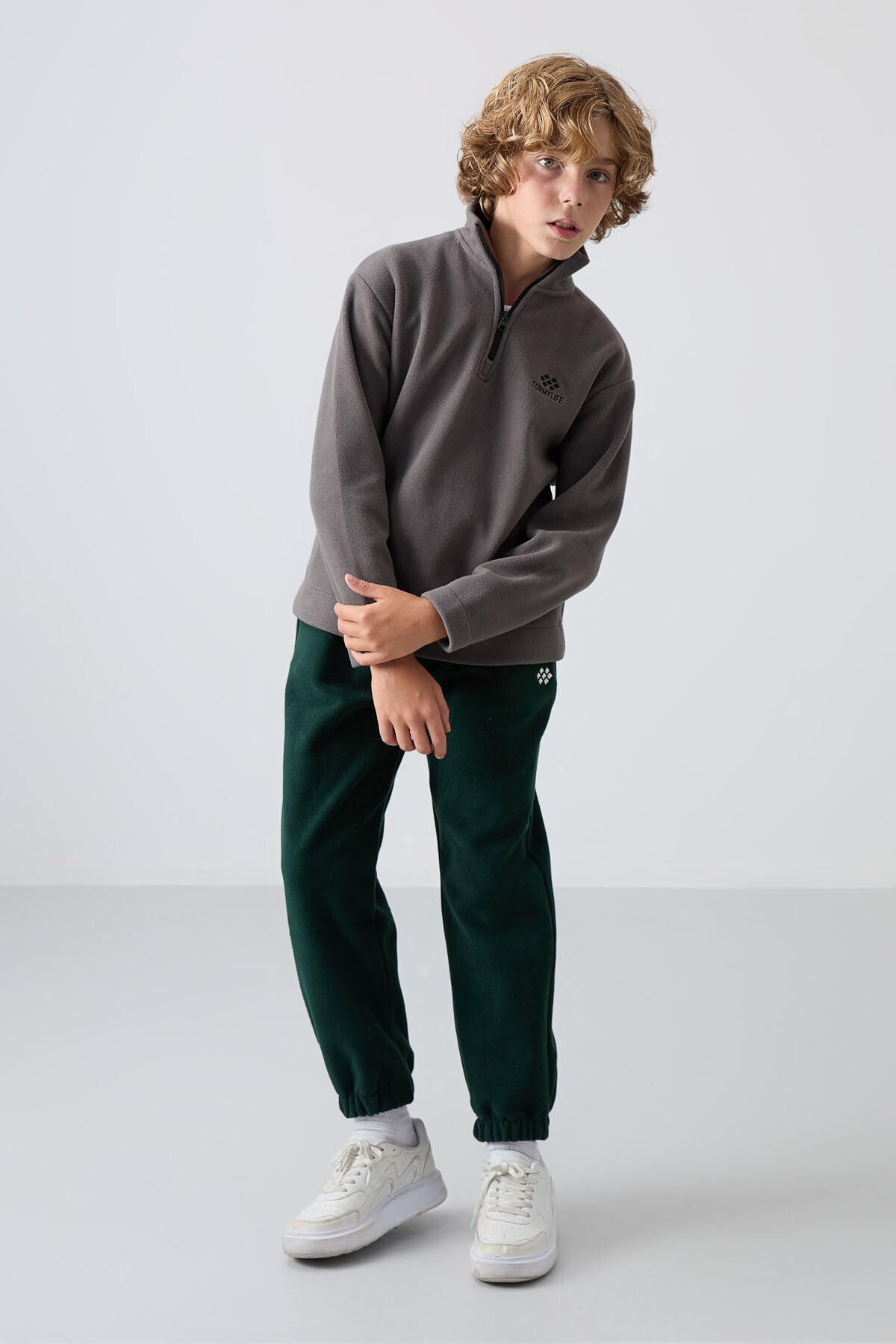 Koyu Gri Kalın Yumuşak Dokulu Standart Fit Nakışlı Polar Erkek Çocuk Sweatshirt - 11221