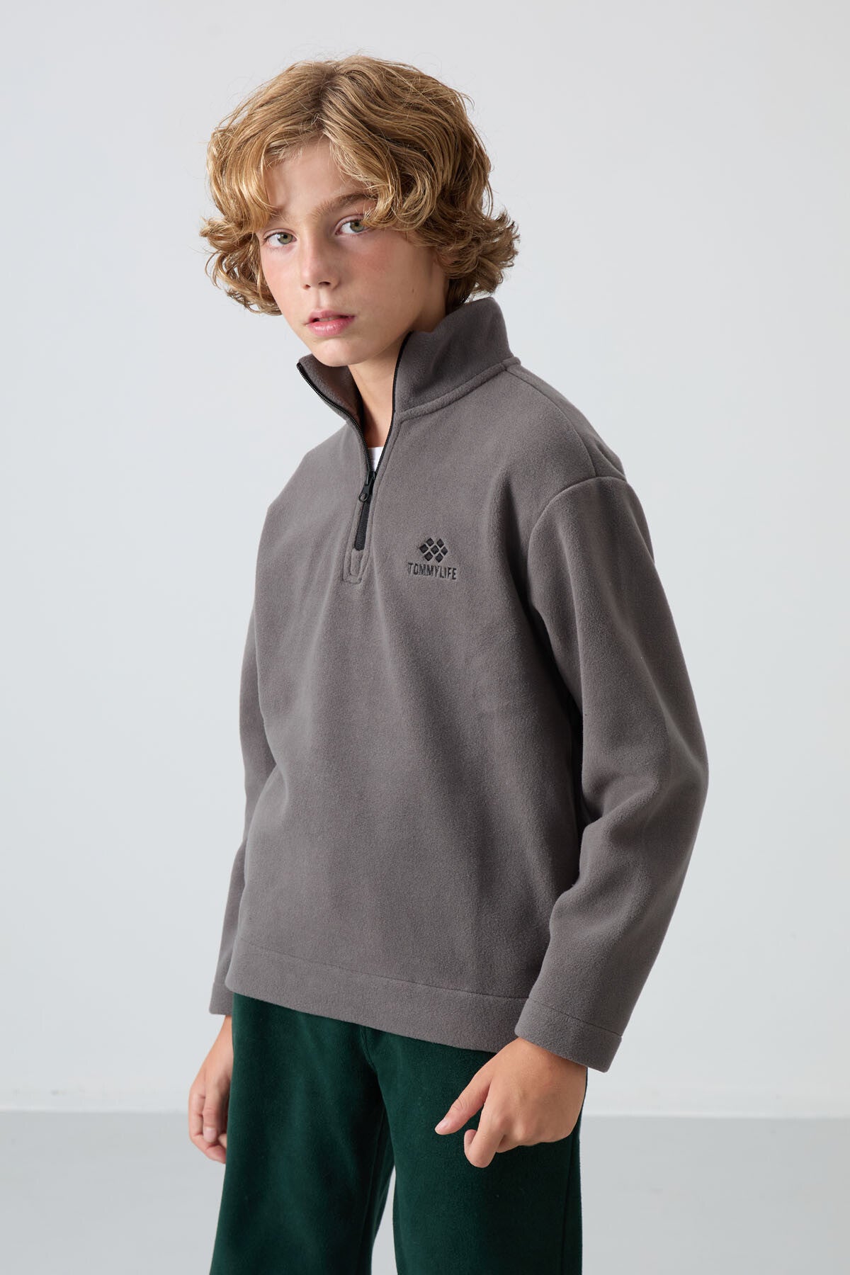 Koyu Gri Kalın Yumuşak Dokulu Standart Fit Nakışlı Polar Erkek Çocuk Sweatshirt - 11221