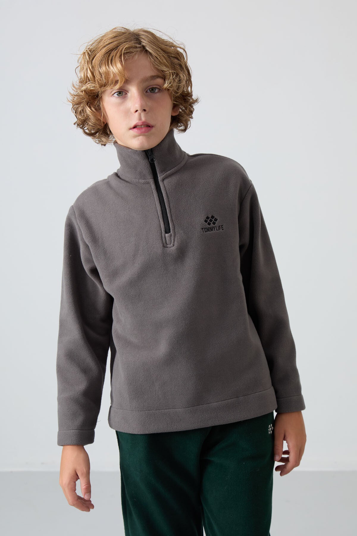 Koyu Gri Kalın Yumuşak Dokulu Standart Fit Nakışlı Polar Erkek Çocuk Sweatshirt - 11221