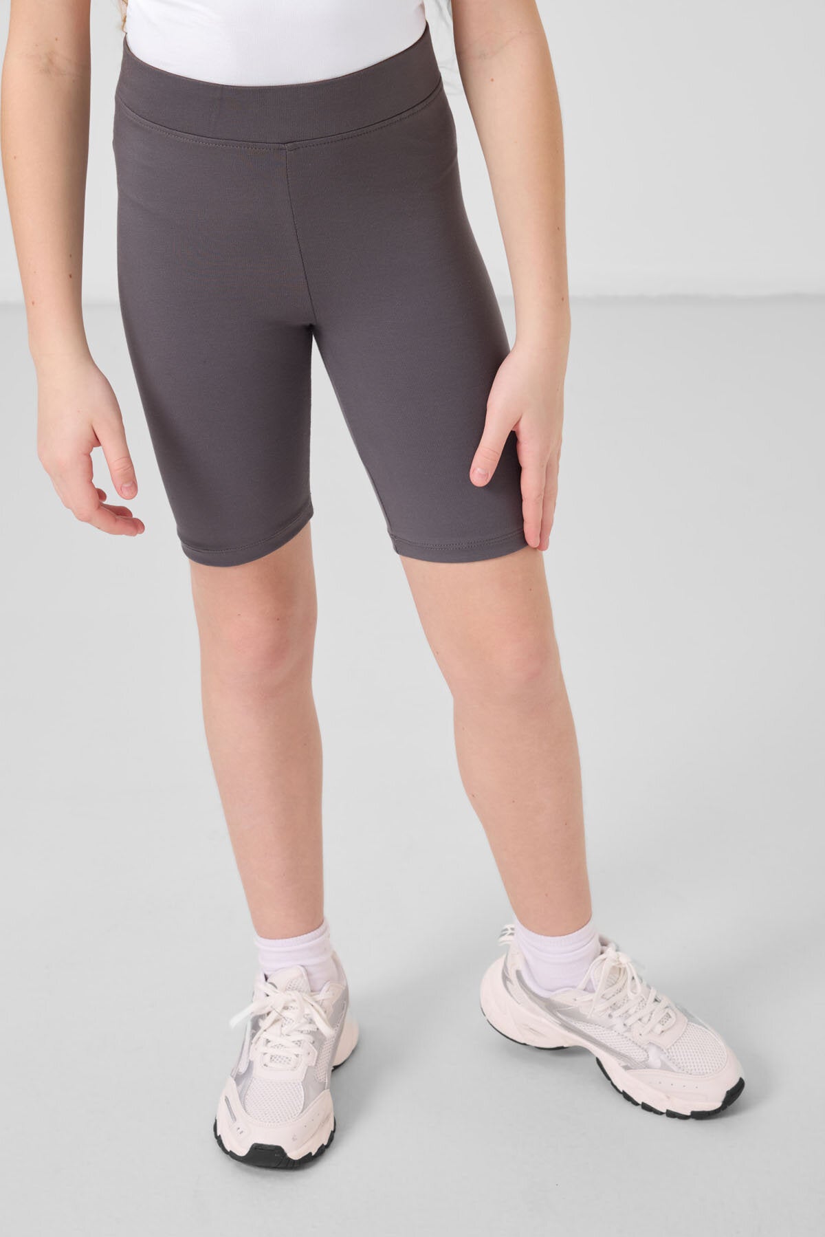 Koyu Gri Pamuklu Kısa Paça Standart Fit Basic Kız Çocuk Tayt - 75188