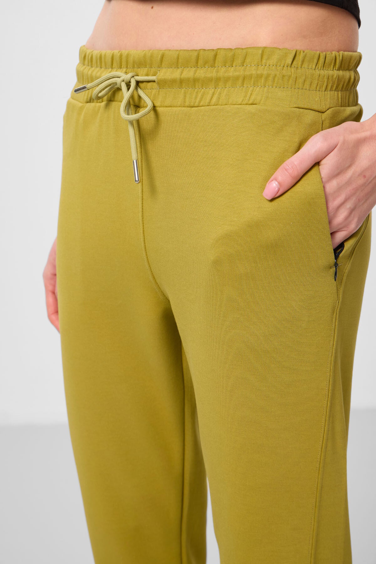 Koyu Hardal Yumuşak Dokulu Gizli Fermuarlı Dar Paça Kadın Pantolon - 94668