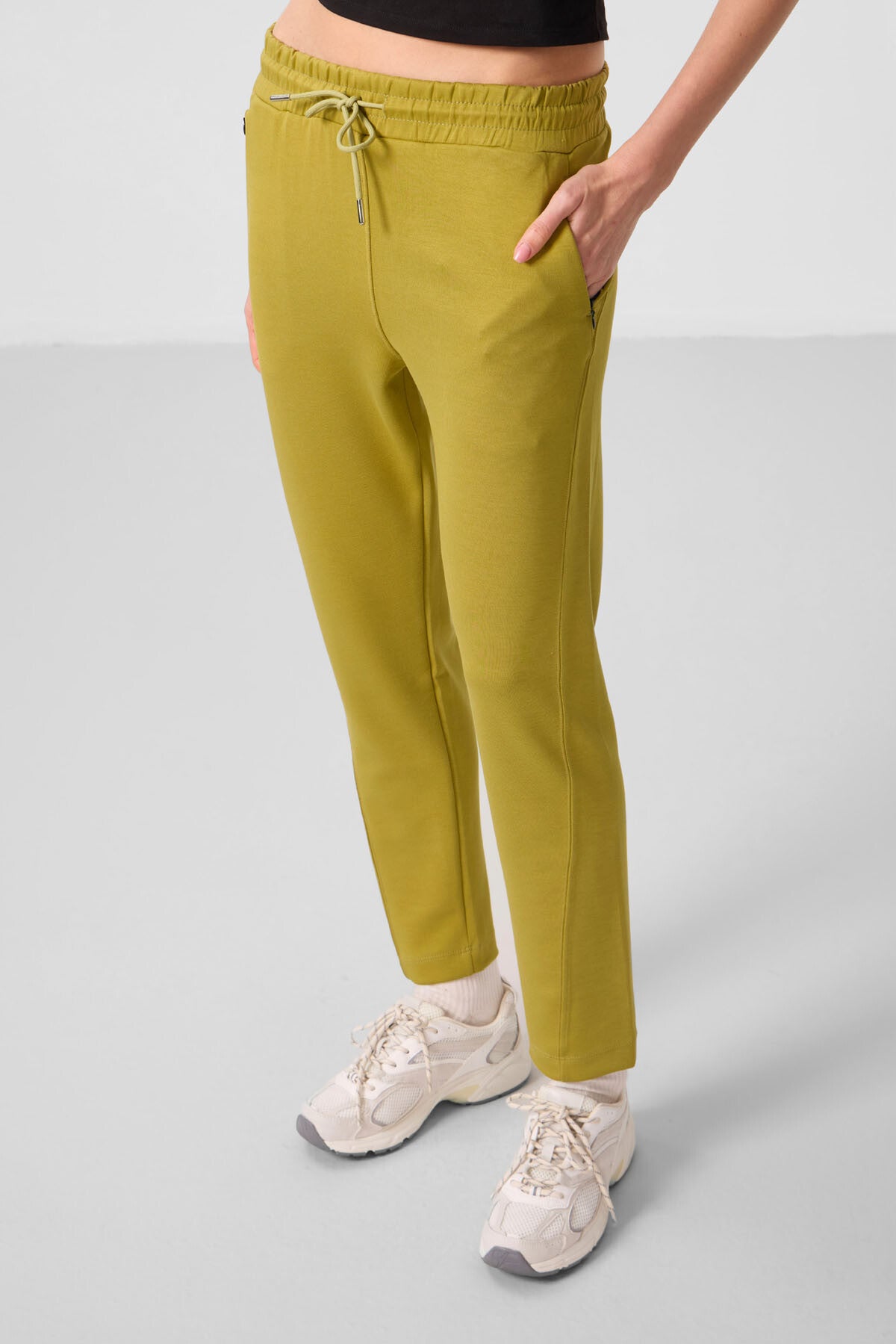 Koyu Hardal Yumuşak Dokulu Gizli Fermuarlı Dar Paça Kadın Pantolon - 94668