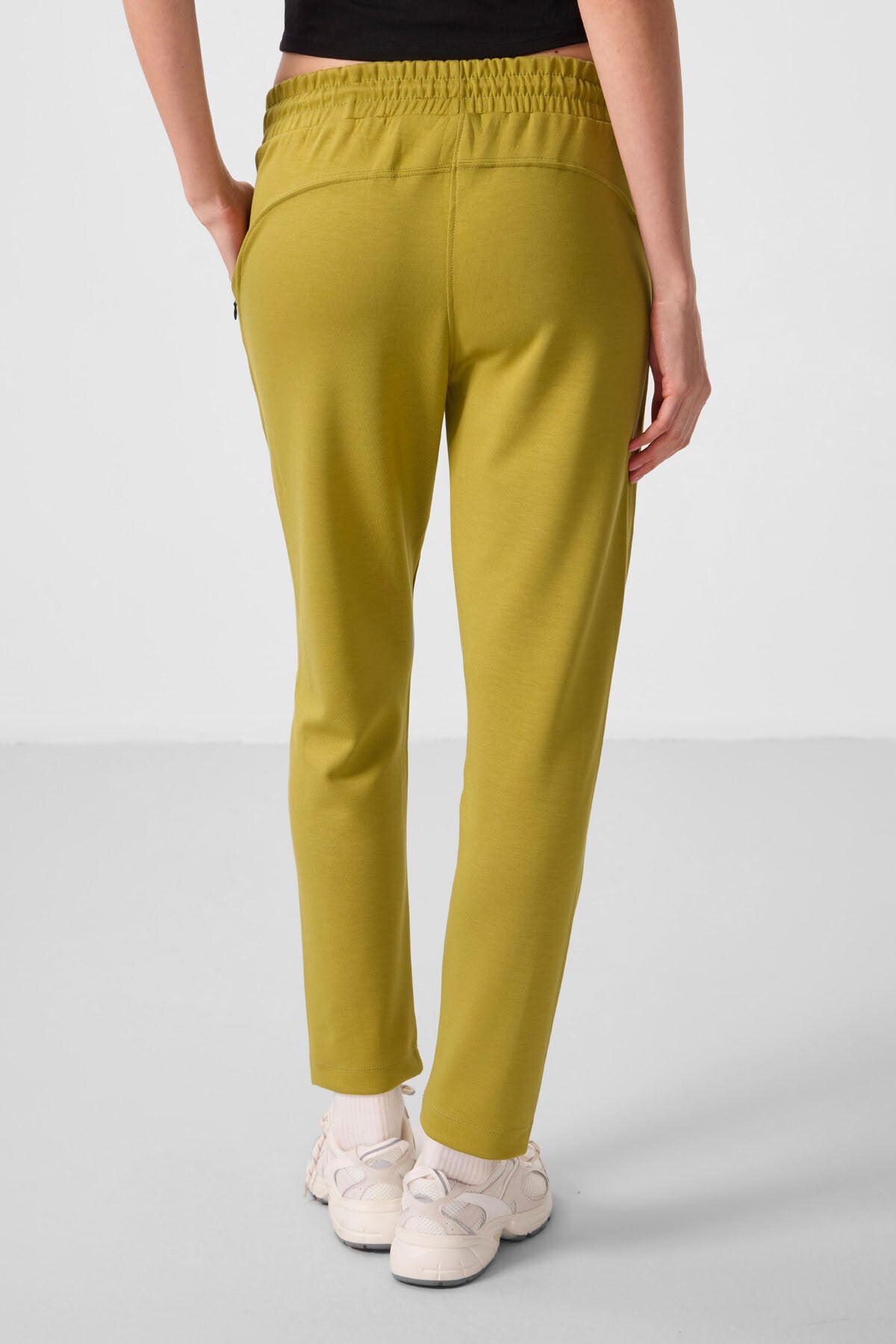 Koyu Hardal Yumuşak Dokulu Gizli Fermuarlı Dar Paça Kadın Pantolon - 94668