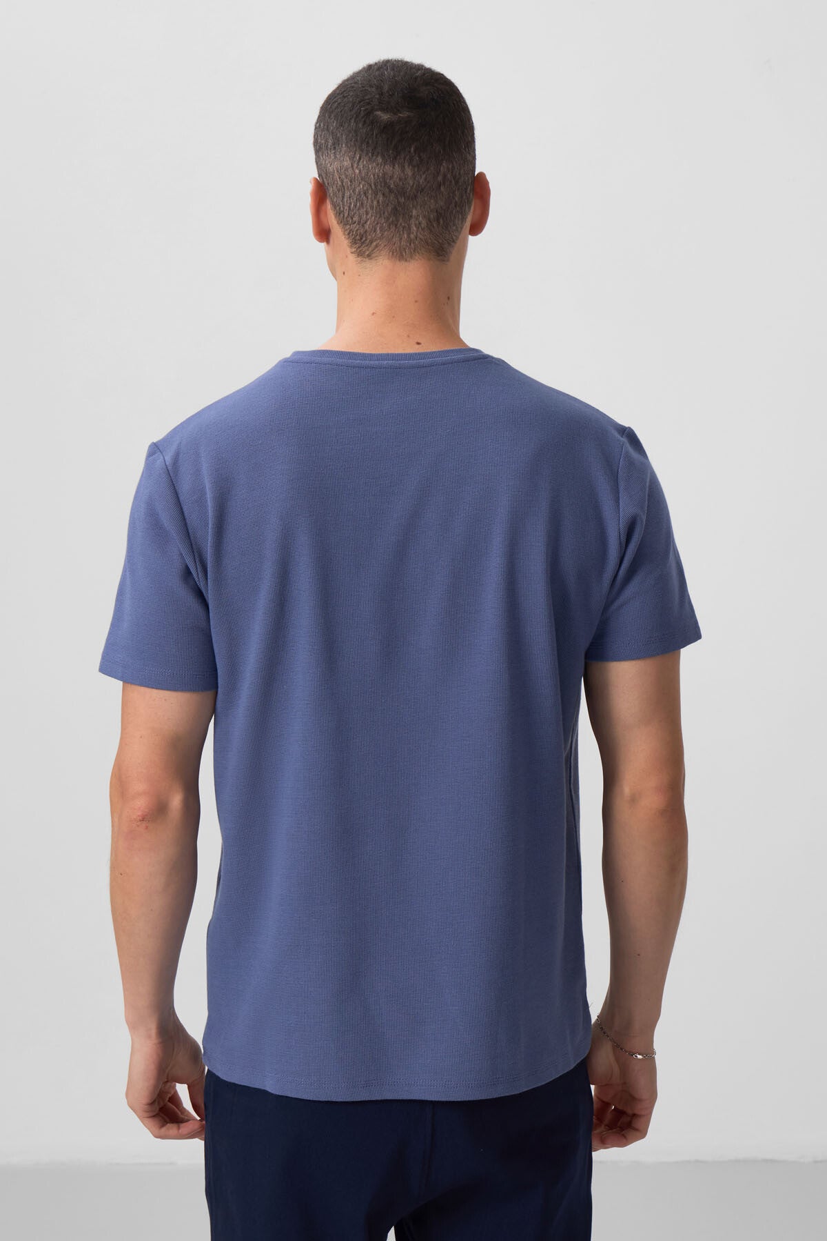 Koyu Mavi Yüzeyi Dokulu Rahat Form Basic Erkek T-Shirt - 88436