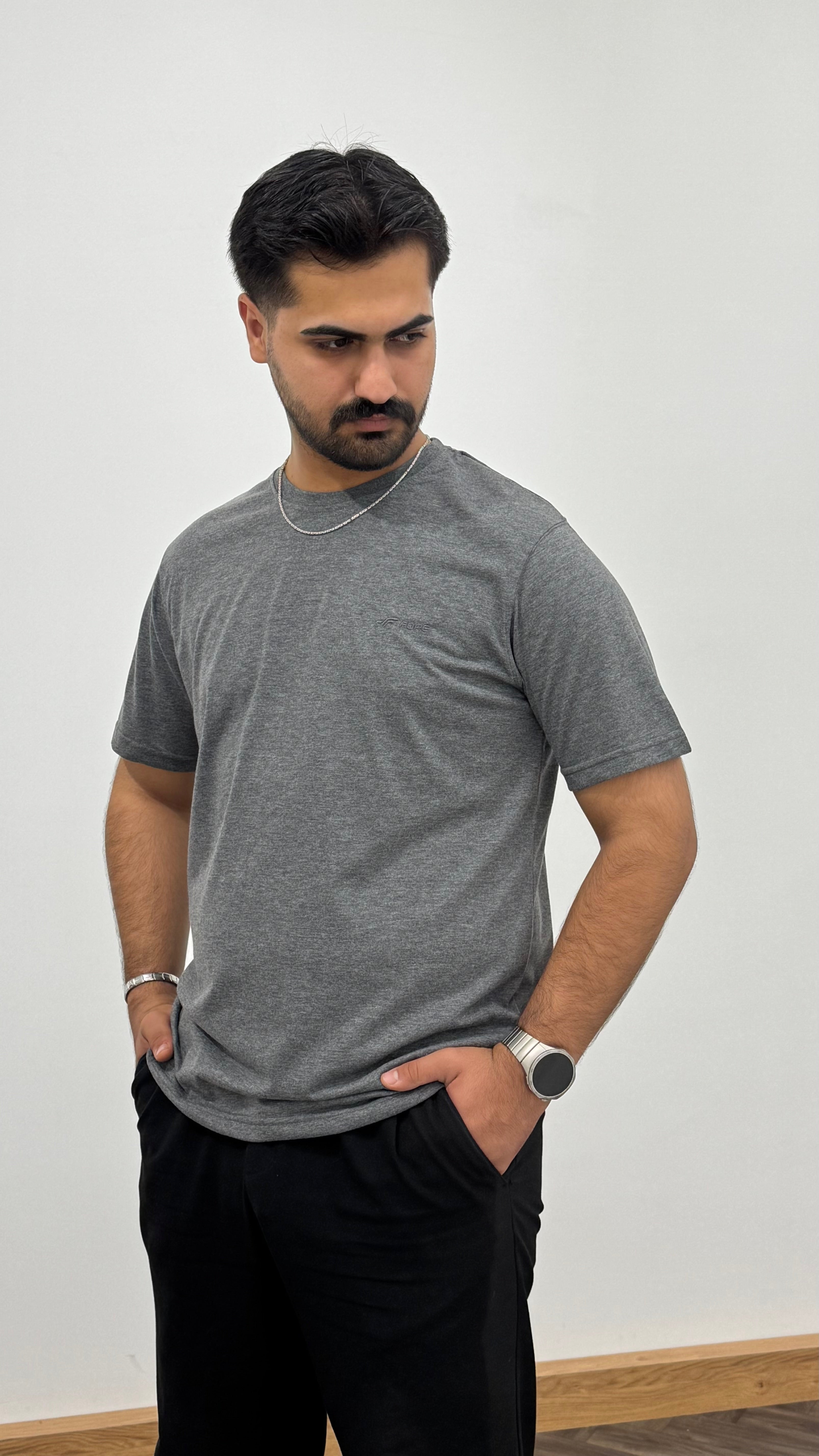 BİSİKLET YAKA NAKIŞ BASKILI TSHİRT