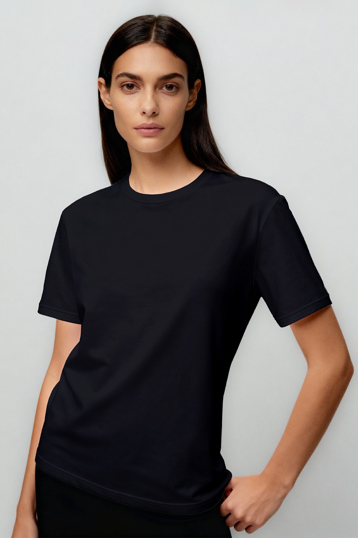 Lacivert O Yaka Standart Fit Basic Kadın T-Shirt - 97311