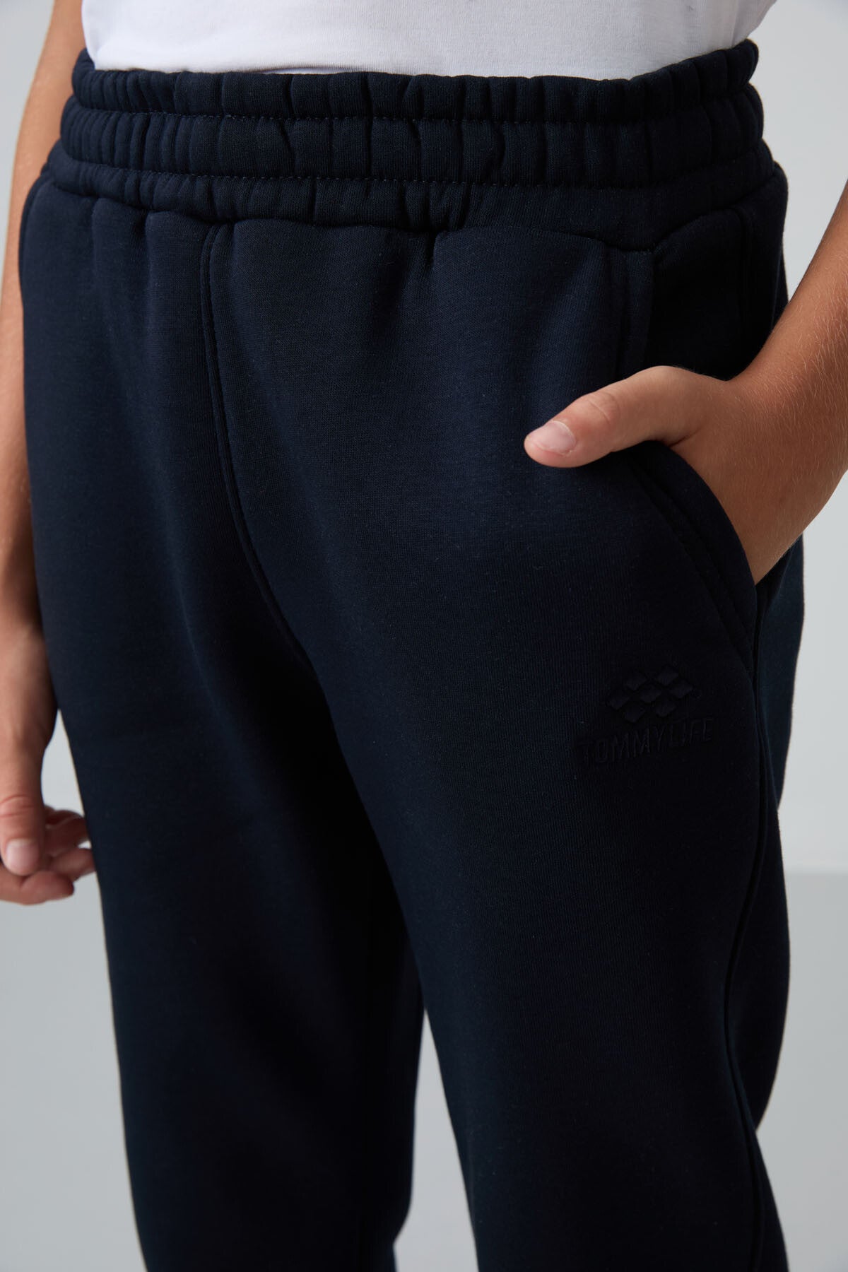 Lacivert Pamuklu Kalın İçi Tüylü Standart Fit Nakışlı Erkek Çocuk Eşofman Alt - 11224