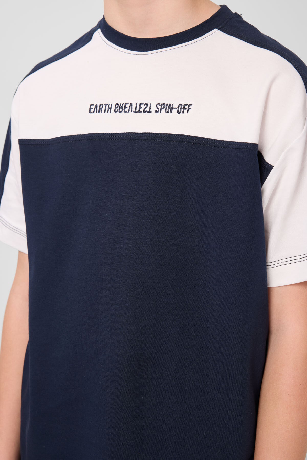 Lacivert Pamuklu Yumuşak Dokulu Oversize Fit Nakışlı Erkek Çocuk T-Shirt - 11290