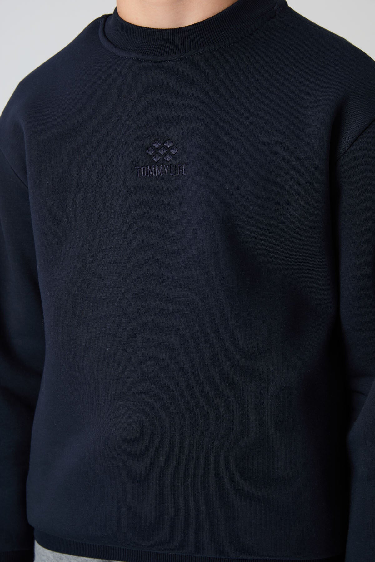 Lacivert Pamuklu Kalın İçi Tüylü Yumuşak Dokulu Standart Fit Nakışlı Erkek Çocuk Sweatshirt - 11232