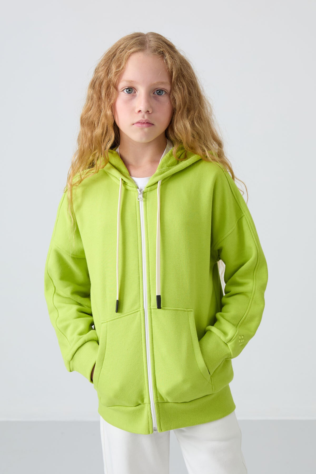 Lime Yeşil Pamuklu İçi Tüylü Yumuşak Dokulu Standart Fit Nakışlı Kız Çocuk Sweatshirt - 75149