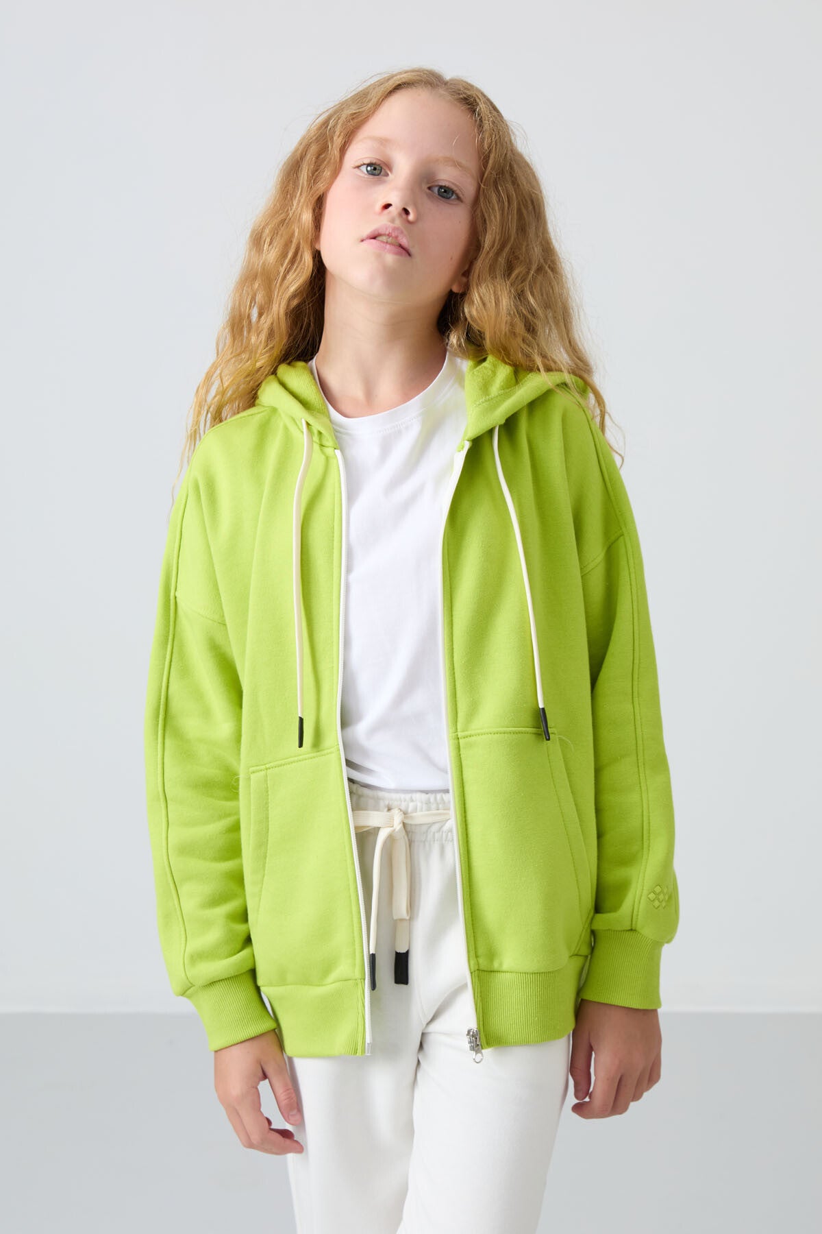 Lime Yeşil Pamuklu İçi Tüylü Yumuşak Dokulu Standart Fit Nakışlı Kız Çocuk Sweatshirt - 75149