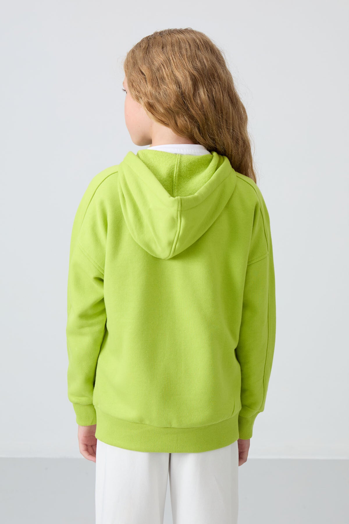 Lime Yeşil Pamuklu İçi Tüylü Yumuşak Dokulu Standart Fit Nakışlı Kız Çocuk Sweatshirt - 75149