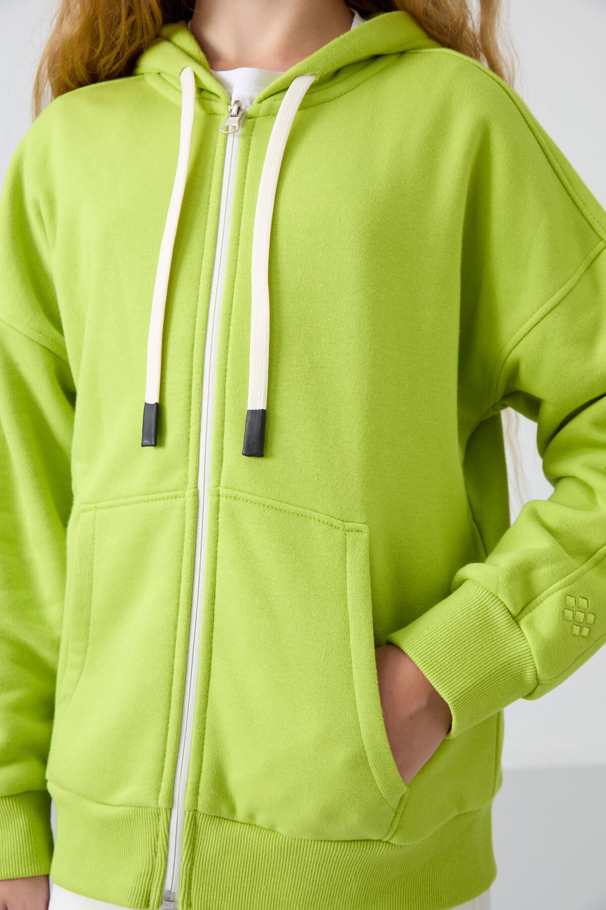 Lime Yeşil Pamuklu İçi Tüylü Yumuşak Dokulu Standart Fit Nakışlı Kız Çocuk Sweatshirt - 75149