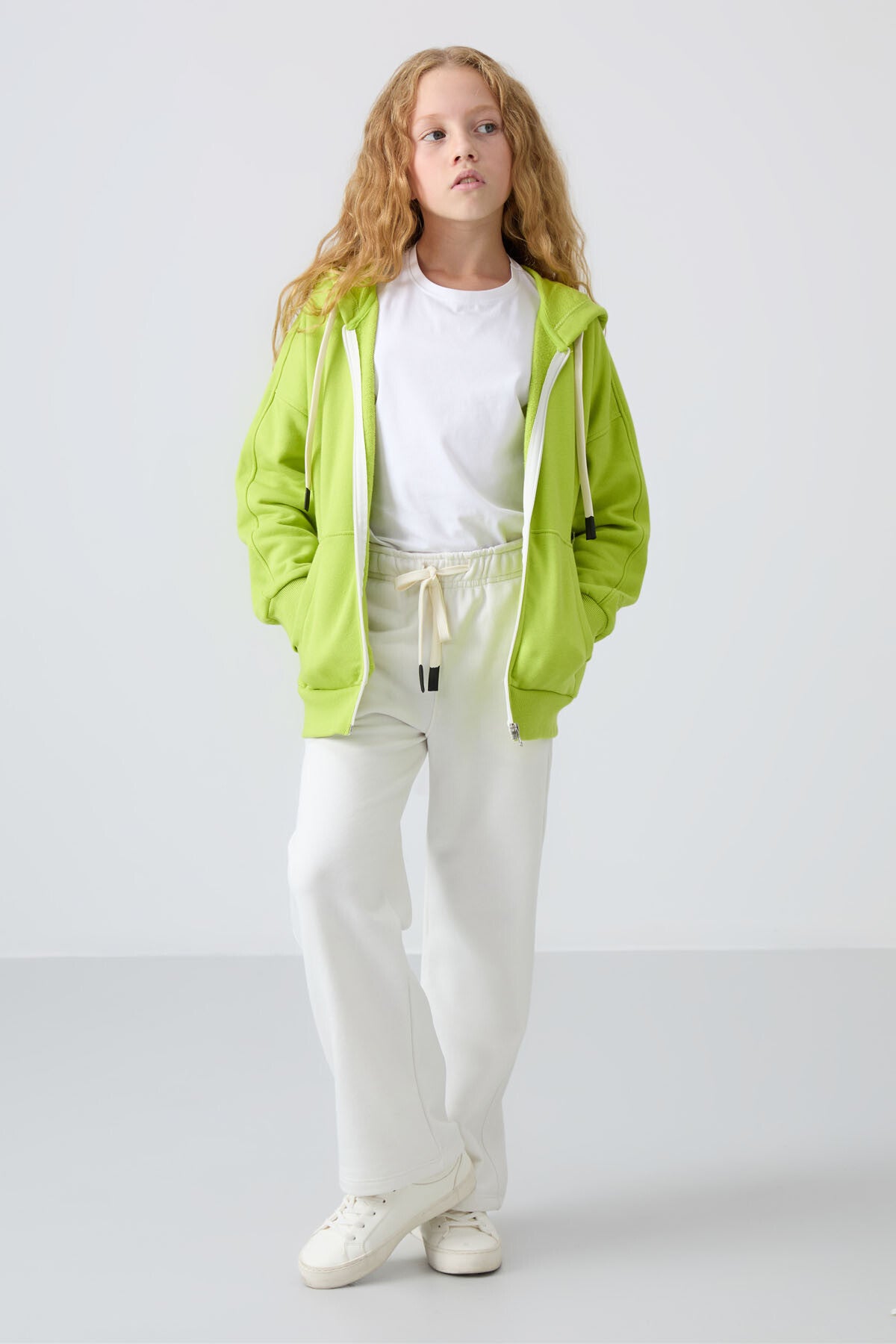 Lime Yeşil Pamuklu İçi Tüylü Yumuşak Dokulu Standart Fit Nakışlı Kız Çocuk Sweatshirt - 75149