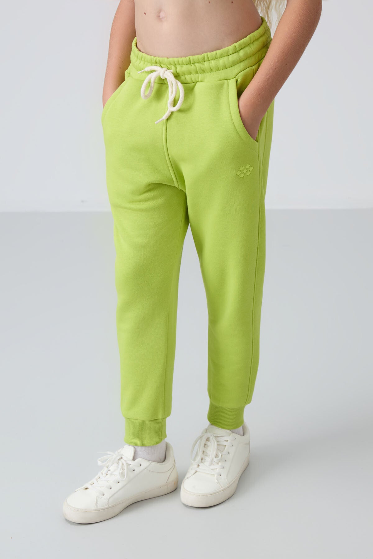 Lime Yeşil Pamuklu İçi Tüylü Yumuşak Dokulu Standart Fit Nakışlı Kız Çocuk Eşofman Takım - 75148