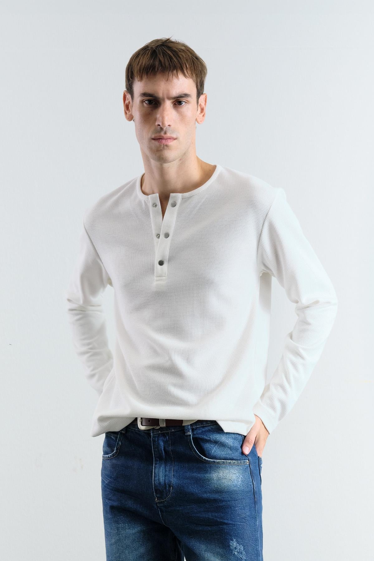 METAL ÇITÇITLI UZUN KOLLU BEYAZ T-SHIRT